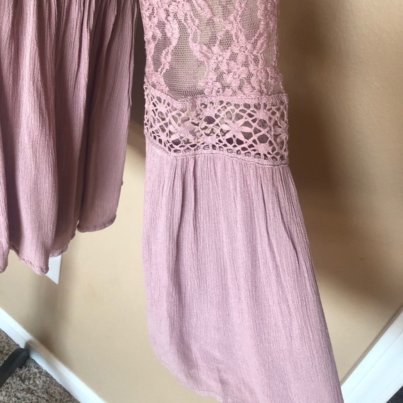 Brand new American Eagle laced flowy blouse - Picture 4 of 7